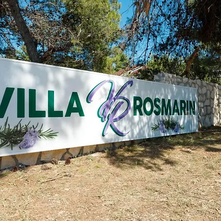 Rosmarin - Family Friendly, Beachfront Appartement Pašman