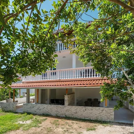 Rosmarin - Family Friendly, Beachfront Appartamento