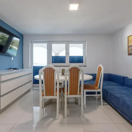 Rosmarin - Family Friendly, Beachfront *