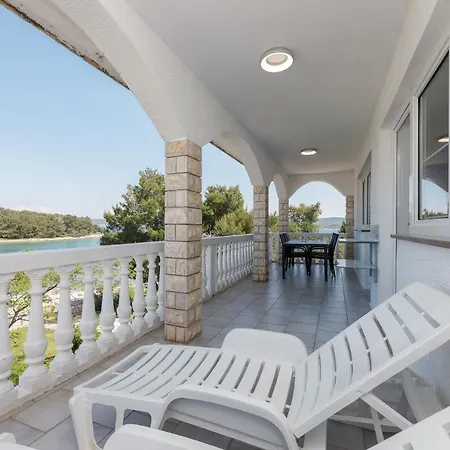 Rosmarin - Family Friendly, Beachfront Pašman