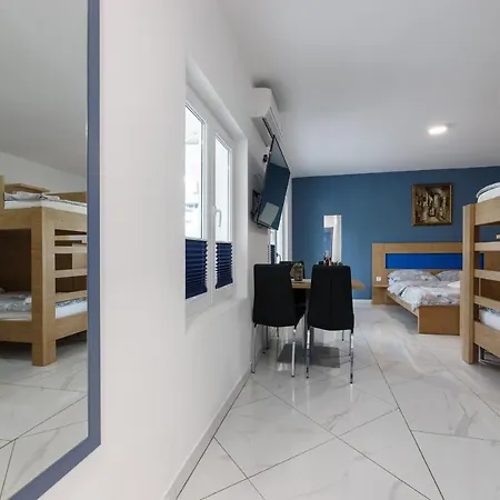 Rosmarin - Family Friendly, Beachfront Appartement