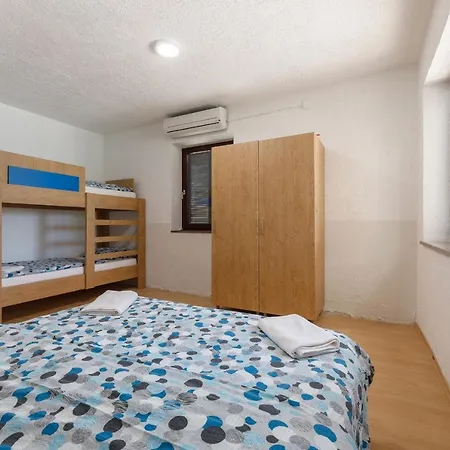 Rosmarin - Family Friendly, Beachfront Appartement