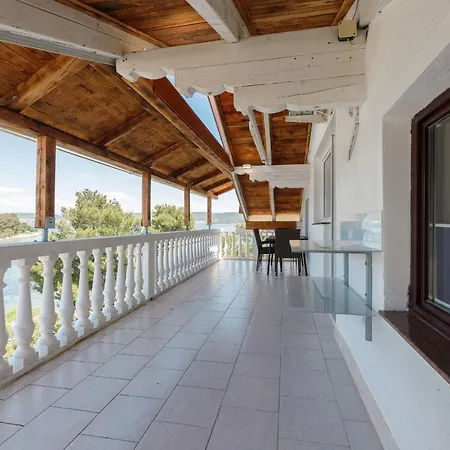 Rosmarin - Family Friendly, Beachfront * Pašman