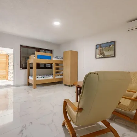 Appartement Rosmarin - Family Friendly, Beachfront