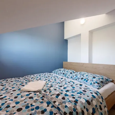 Rosmarin - Family Friendly, Beachfront *