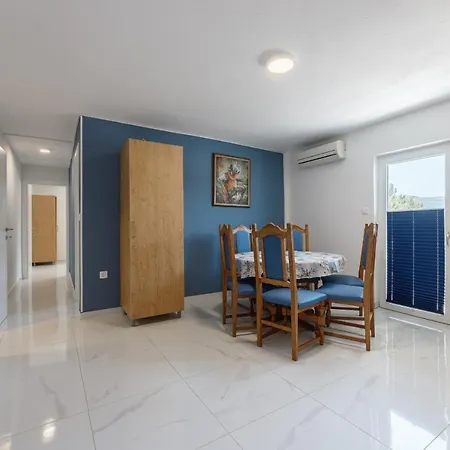 Rosmarin - Family Friendly, Beachfront Pašman