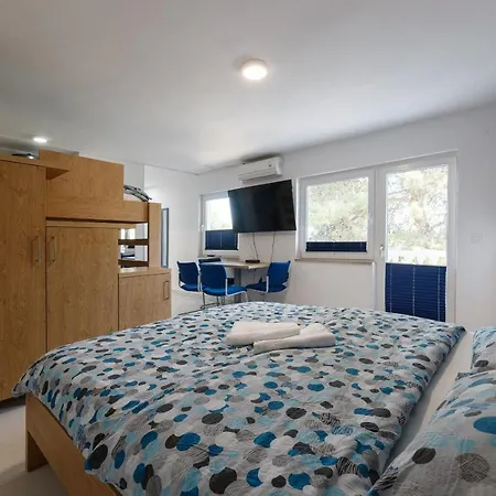 Rosmarin - Family Friendly, Beachfront *