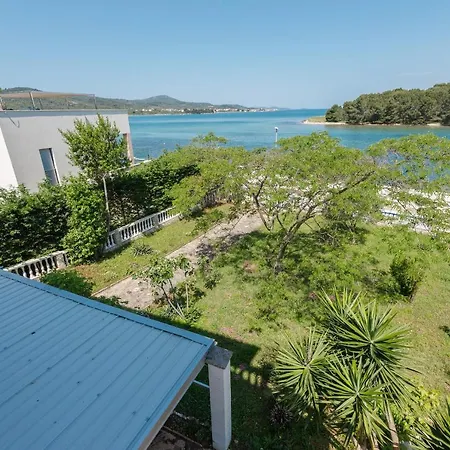Appartement Rosmarin - Family Friendly, Beachfront *