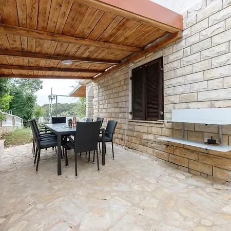 Rosmarin - Family Friendly, Beachfront Appartement *